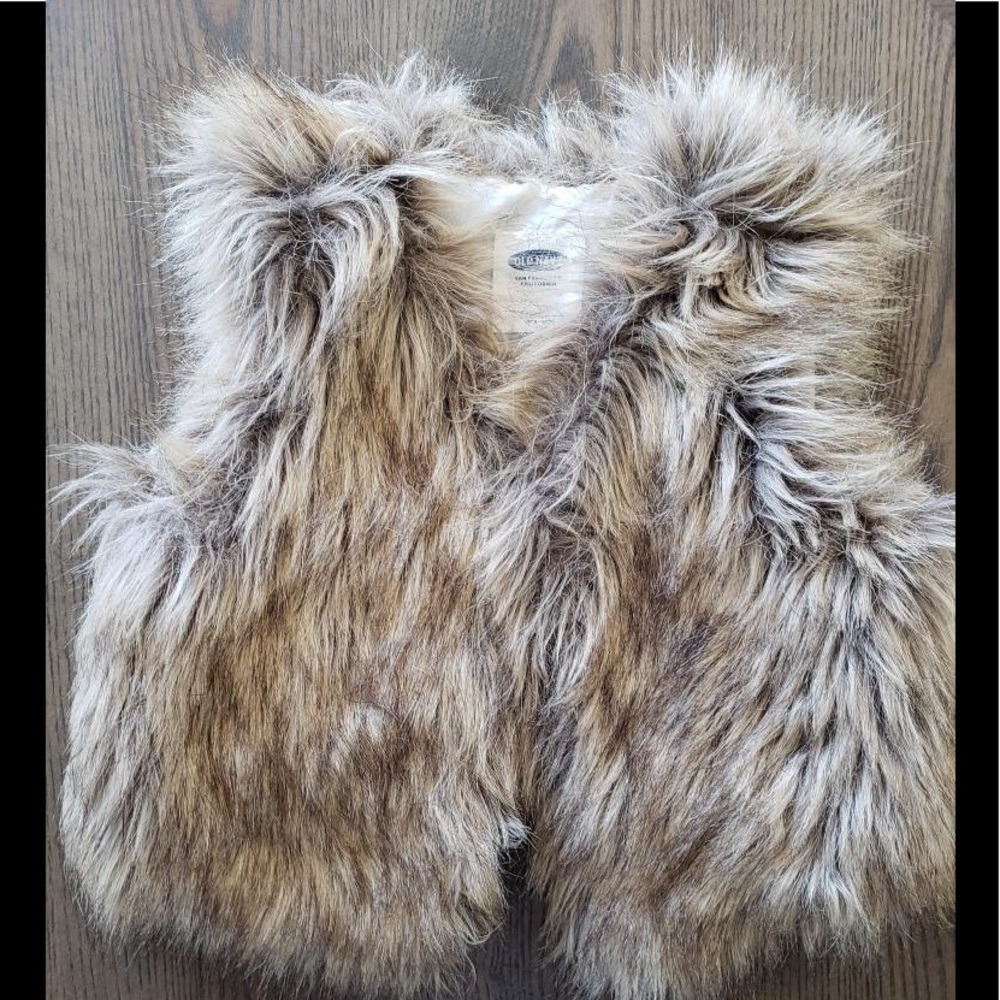 Old navy fur vest